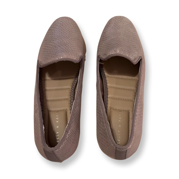 New in box, Kelly & Katie Size 9 Taupe Flats - Picture 3 of 8